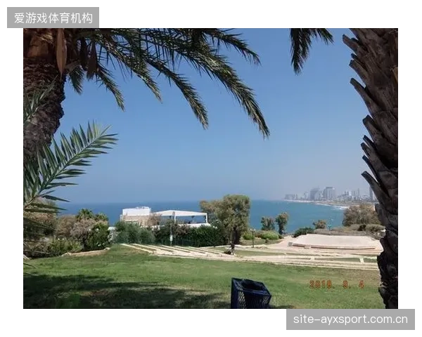 约旦队中场拦截数据被深度解读，青年战术分析博主高赞其对防反体系的贡献。